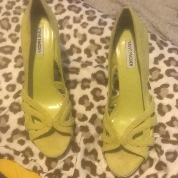 Shoes - Picture 7 of 8